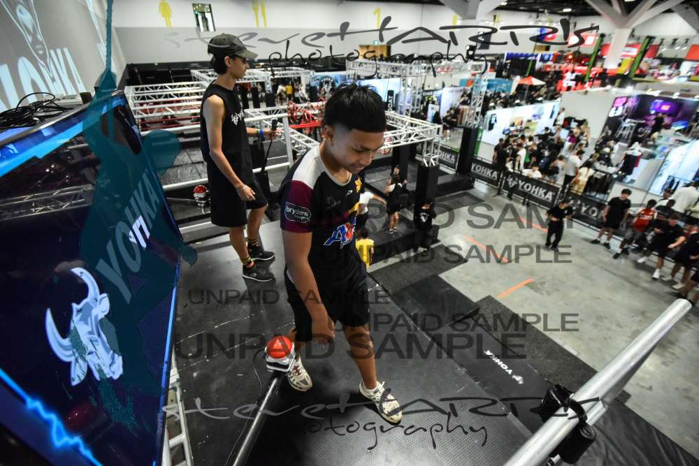 Yohka-Sydney-FridayDR2-0097 • 11:18