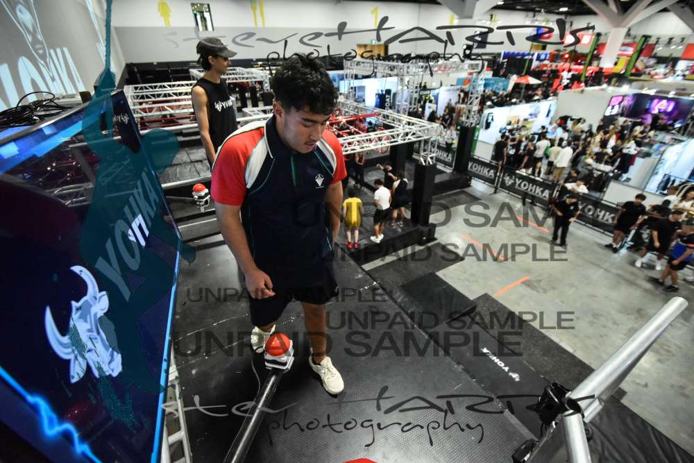 Yohka-Sydney-FridayDR2-0108 • 11:18